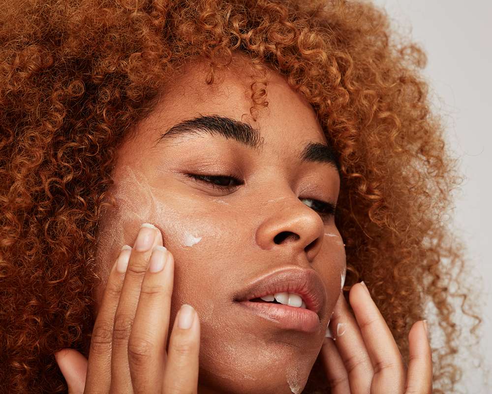 Oui, les allergies aux crèmes solaires existent, voici comment les identifier
